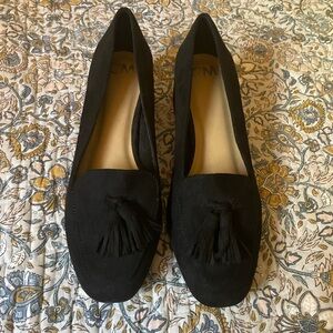 Thick heel black shoes